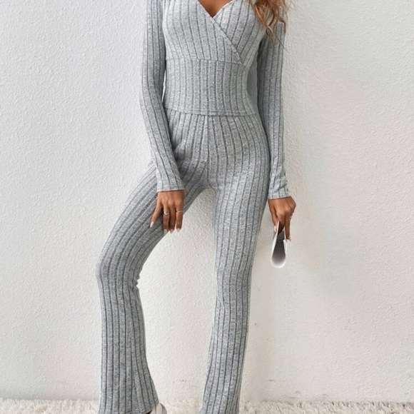 Surplice Neck Tee & Flare Leg Pants *NEW* - Picture 5 of 8